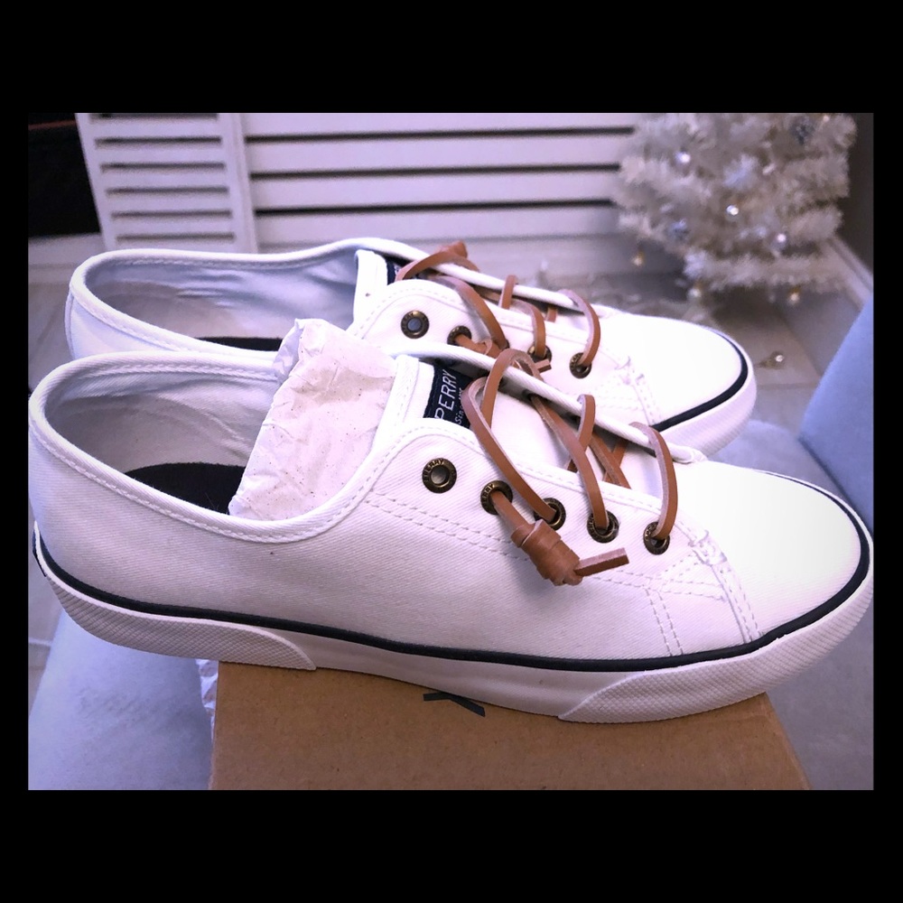 Sperry topsider in size 7 brand new.
